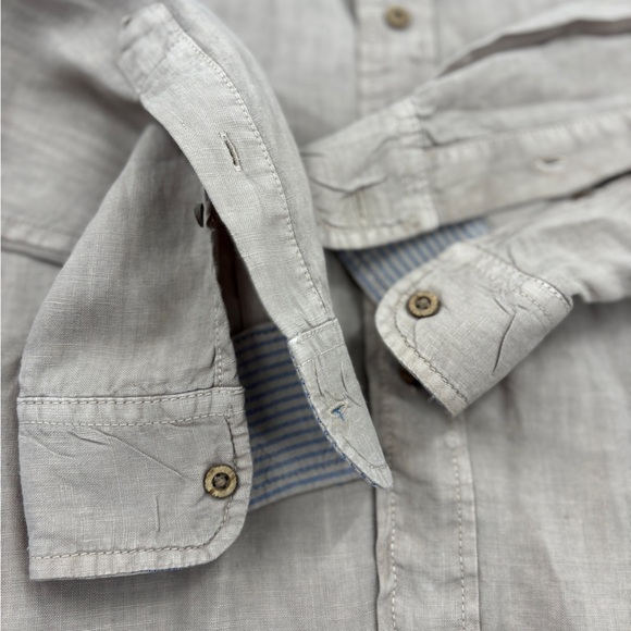 Classic Men's Beige Button-Down Shirt - Picture 4 of 9